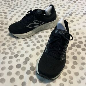 New Balance Women’s Fresh Foam X 880v14 Black with Sea Salt and Silver Metallic